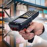 Handscanner am Regal